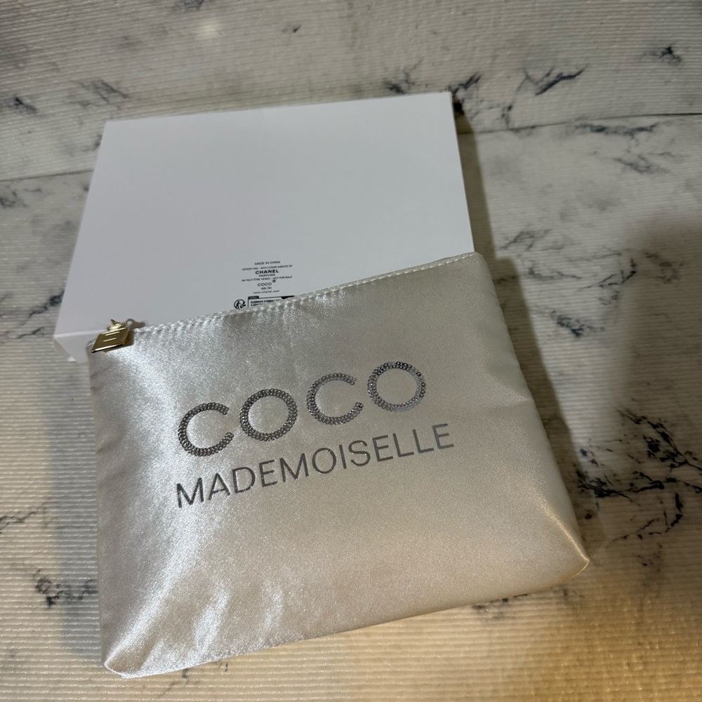 Chanel Beauty COCO Mademoiselle Cream Satin Zippered Pouch - Picture 11 of 11